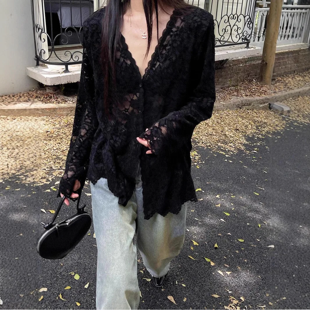 

Long-sleeved Shirt Women's 2025 Pre-autumn New Inner Base Layer Sweet and Spicy Hollow Lace Top