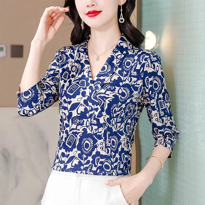 

Silk V-Neck Printed Shirt Women's Slim Fit Summer New Style Silk Blouse Seven Sleeve Commute Style Korean Version