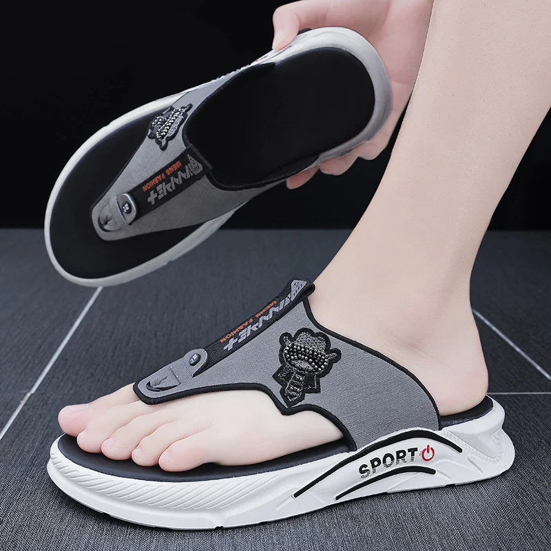 

Men's Slip-on Flip-flops with Soft Soles One-piece Anti-slip Suitable for Summer Large Size Fashionable Casual Sandals