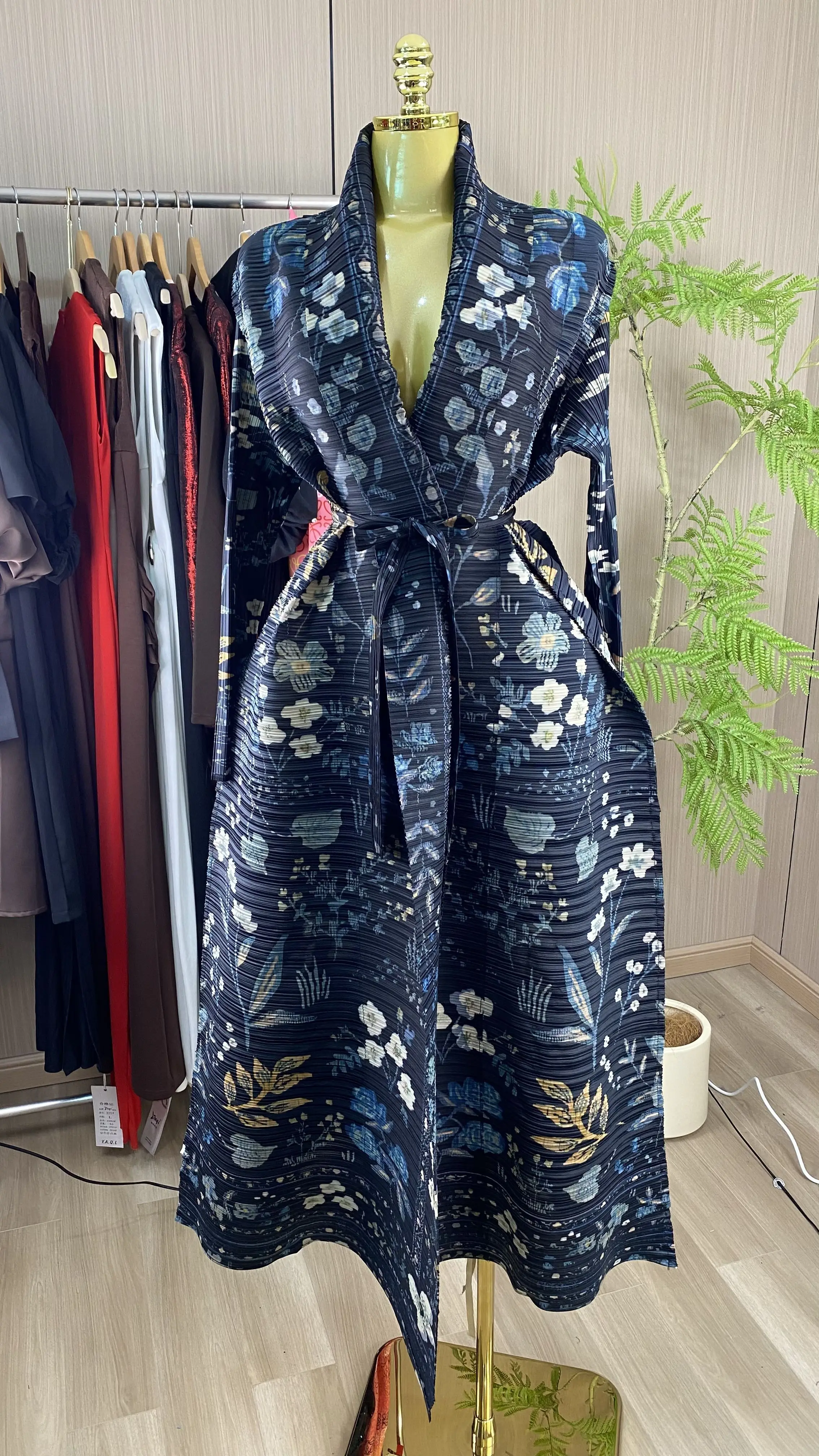 High-quality factory women's robes, plus-size trench coats, traditional Muslim clothing, pleated design, printed.-GZXX865