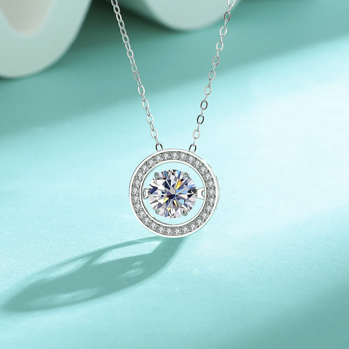 

18k White Gold 2ct Moissanite Beating Heart Necklace Women's Round Platinum Pt950 Pendant Clavicle Chain Fine Jewelry