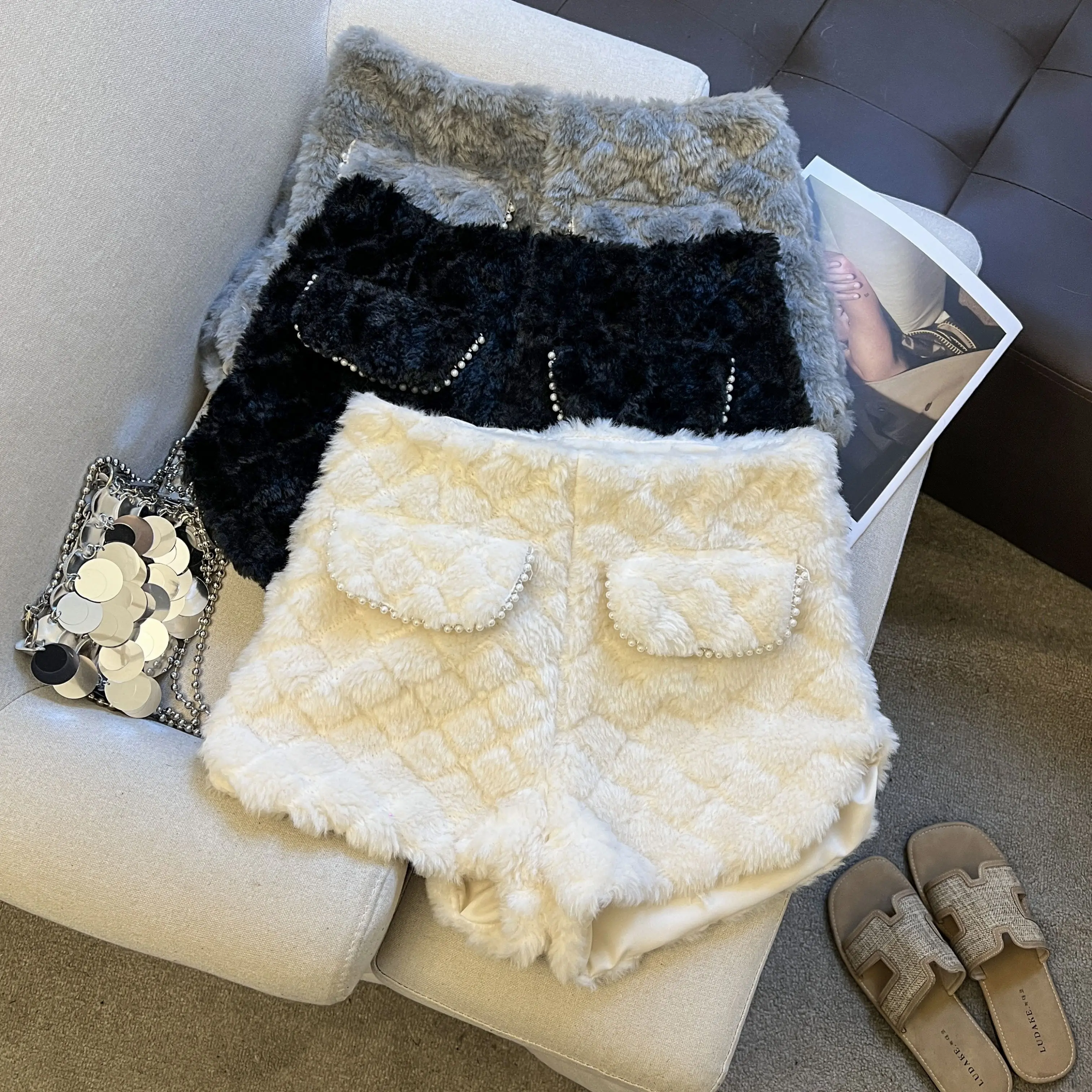 Pantaloncini a gamba larga con motivo a rombi in pelliccia sintetica spessa autunno inverno da donna Pantaloni corti soffici a vita alta tinta unita da donna