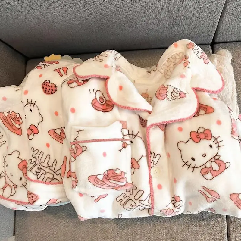 

Новый плюшевый фланелевой пижамный комплект Sanrio Hello Kitty в японском стиле для студентов, теплый комплект домашней одежды с милым котенком, праздничные подарки