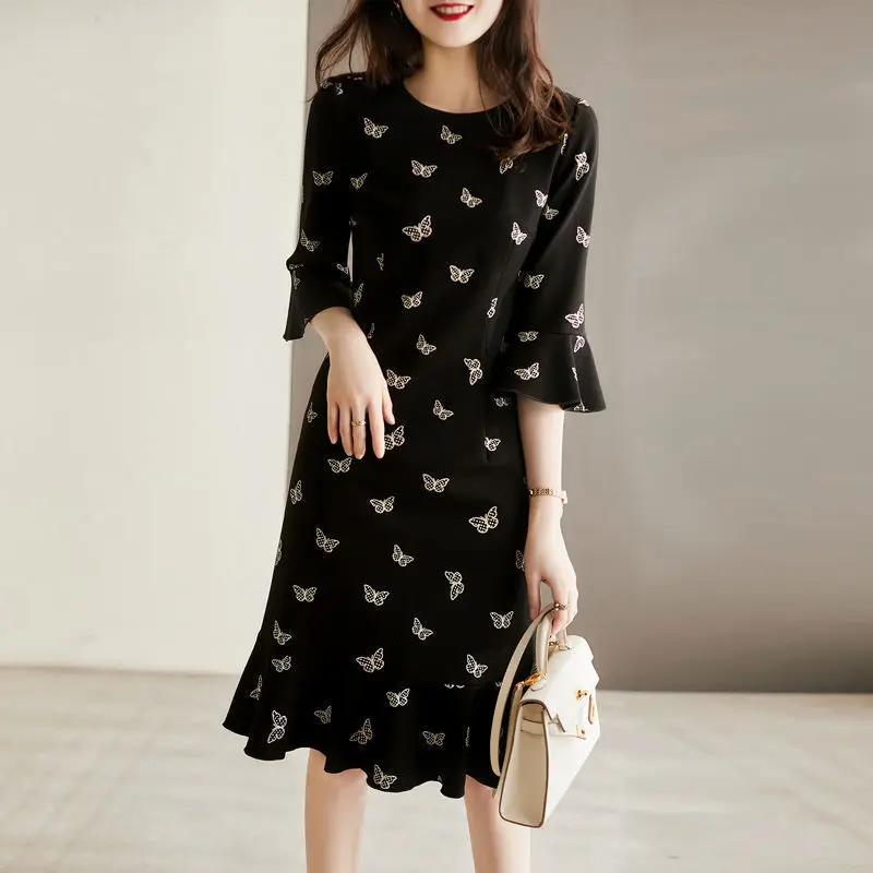 

2023 New Spring and Summer Temperament Reduced Age Fit Round Neck Butterfly Print Flare Sleeve Oversized Fishtail Dress