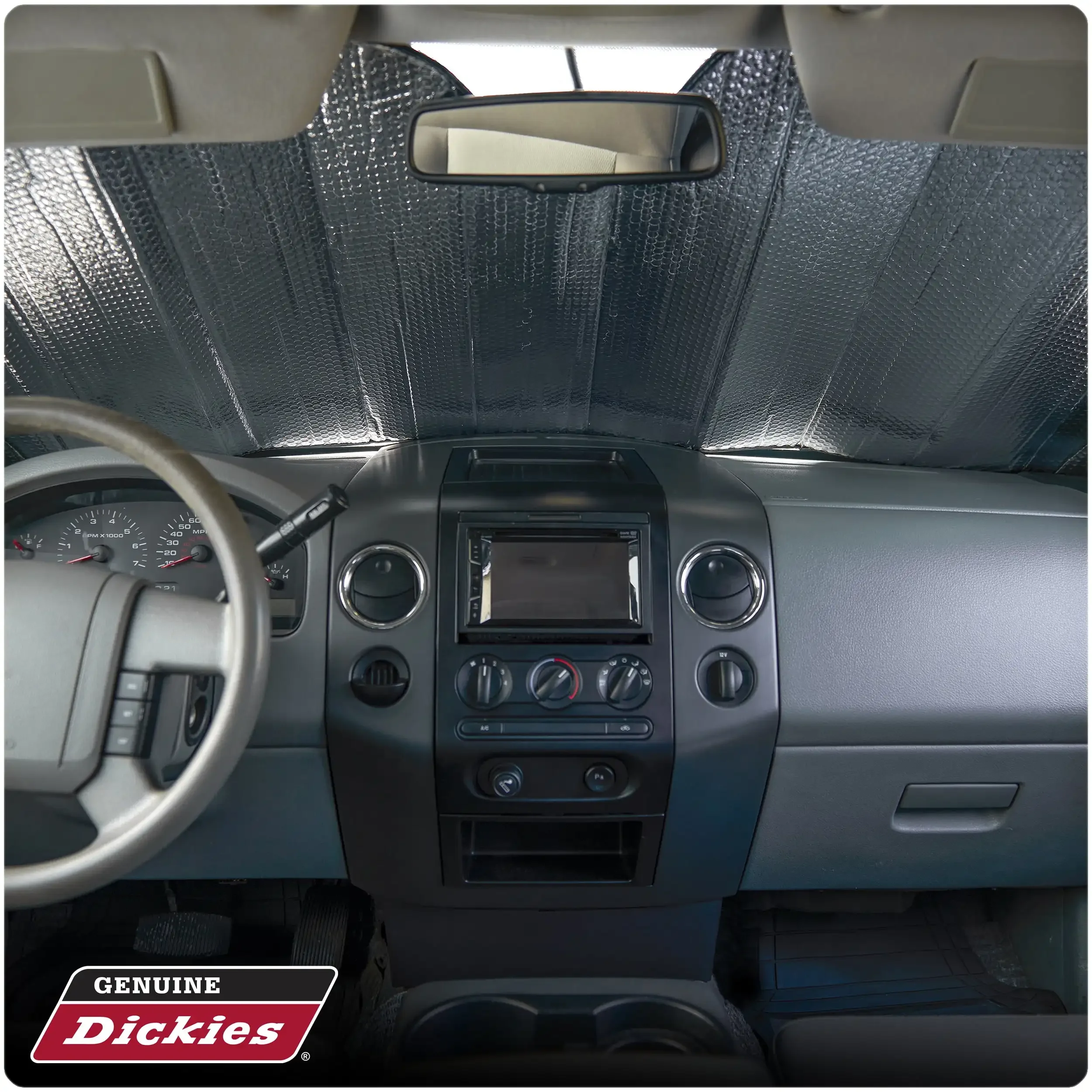 The white folding automatic sun visor with black trim effectively reduces the temperature inside the car.