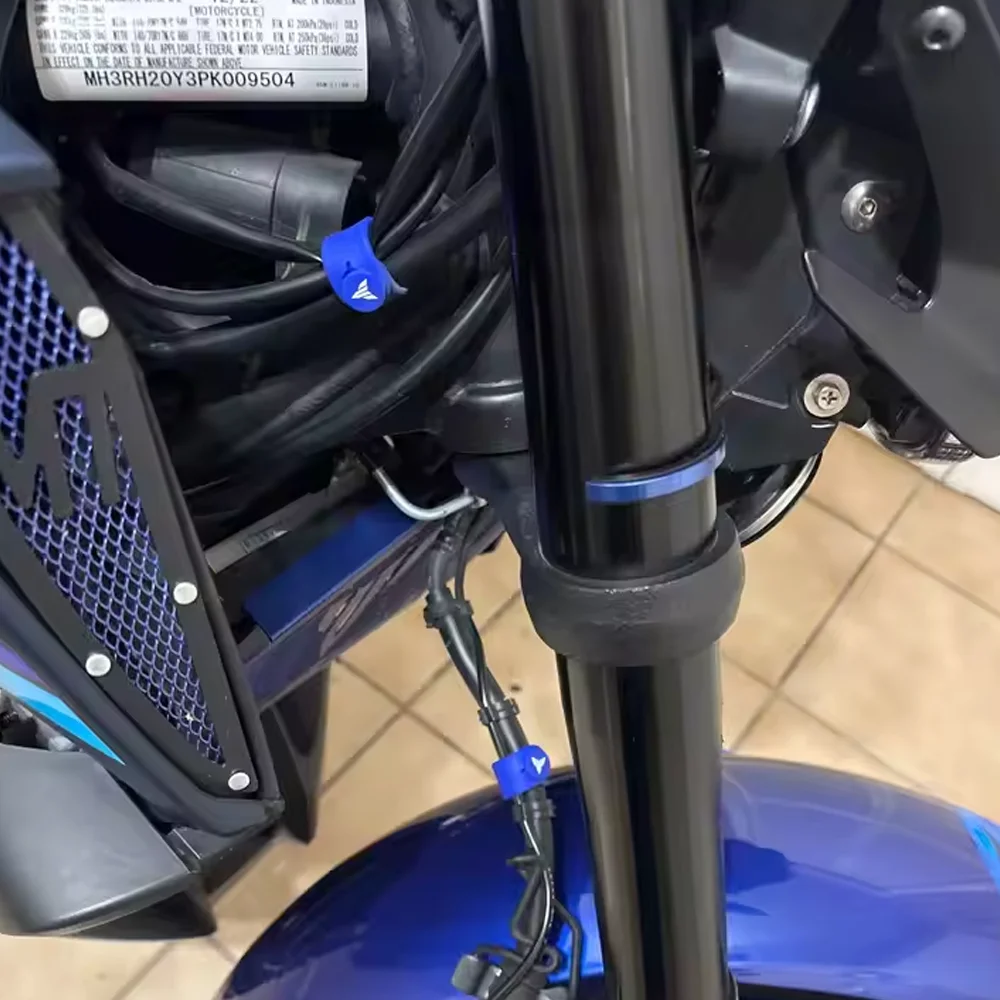 لياماها MT07 MT09 MT03 MT10 MT25 MT125 fz07 fz09 MT 07 09 10 الراسم 9 أسلاك الدراجات النارية تحديد التعادل المطاط ضمادة الملحقات