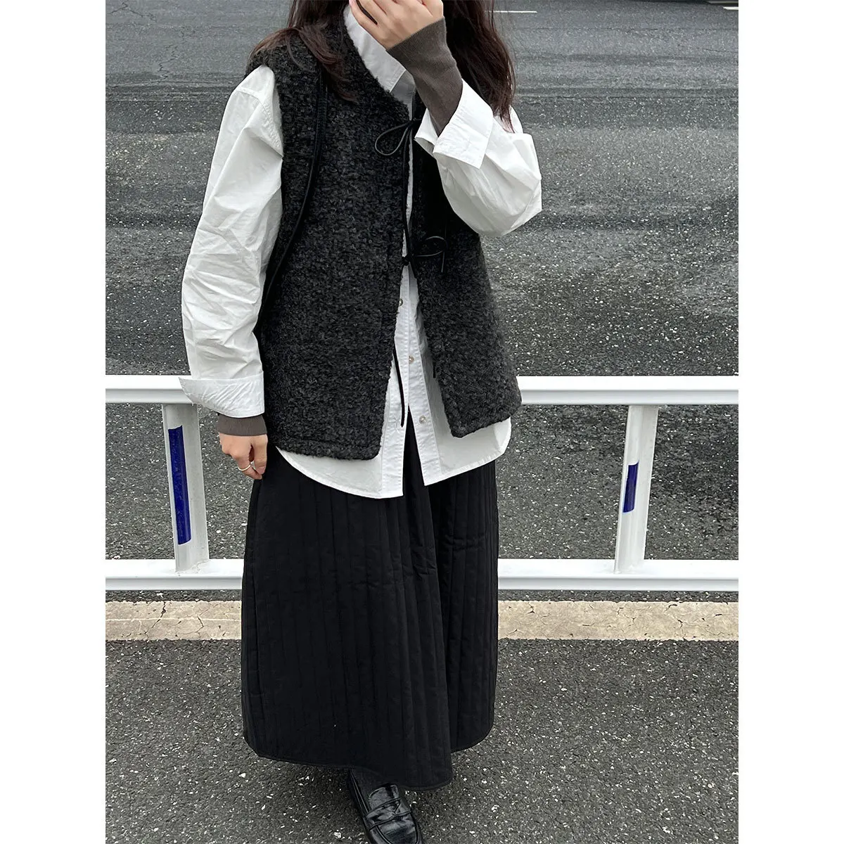 

Бархатный кожаный жилет на шнуровке с петлей для женщин, зимняя многослойная куртка без рукавов