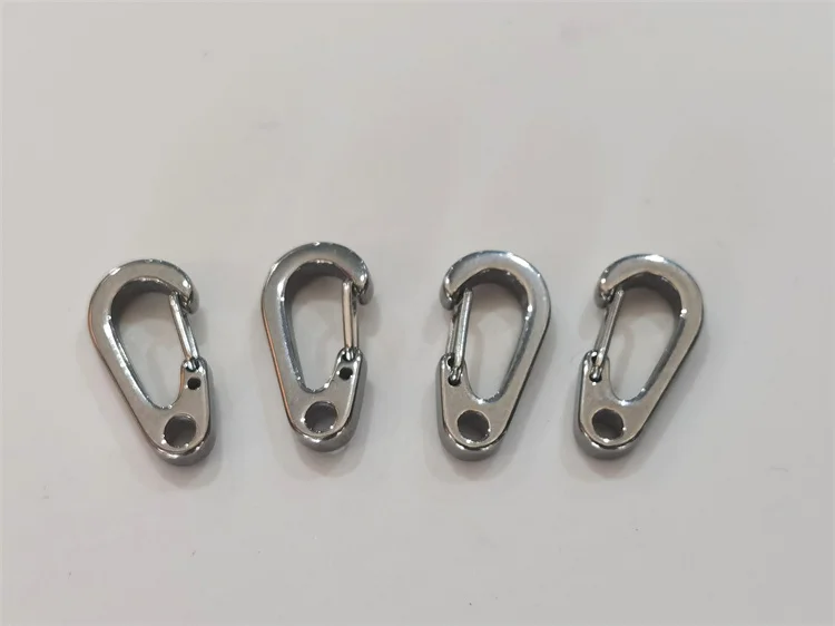 19mm Wholesale Stainless Steel Metal Spring Hook Clips  Keychains Gift  Outdoor Rust-Resistant Carabiners and Pet Leash Clips