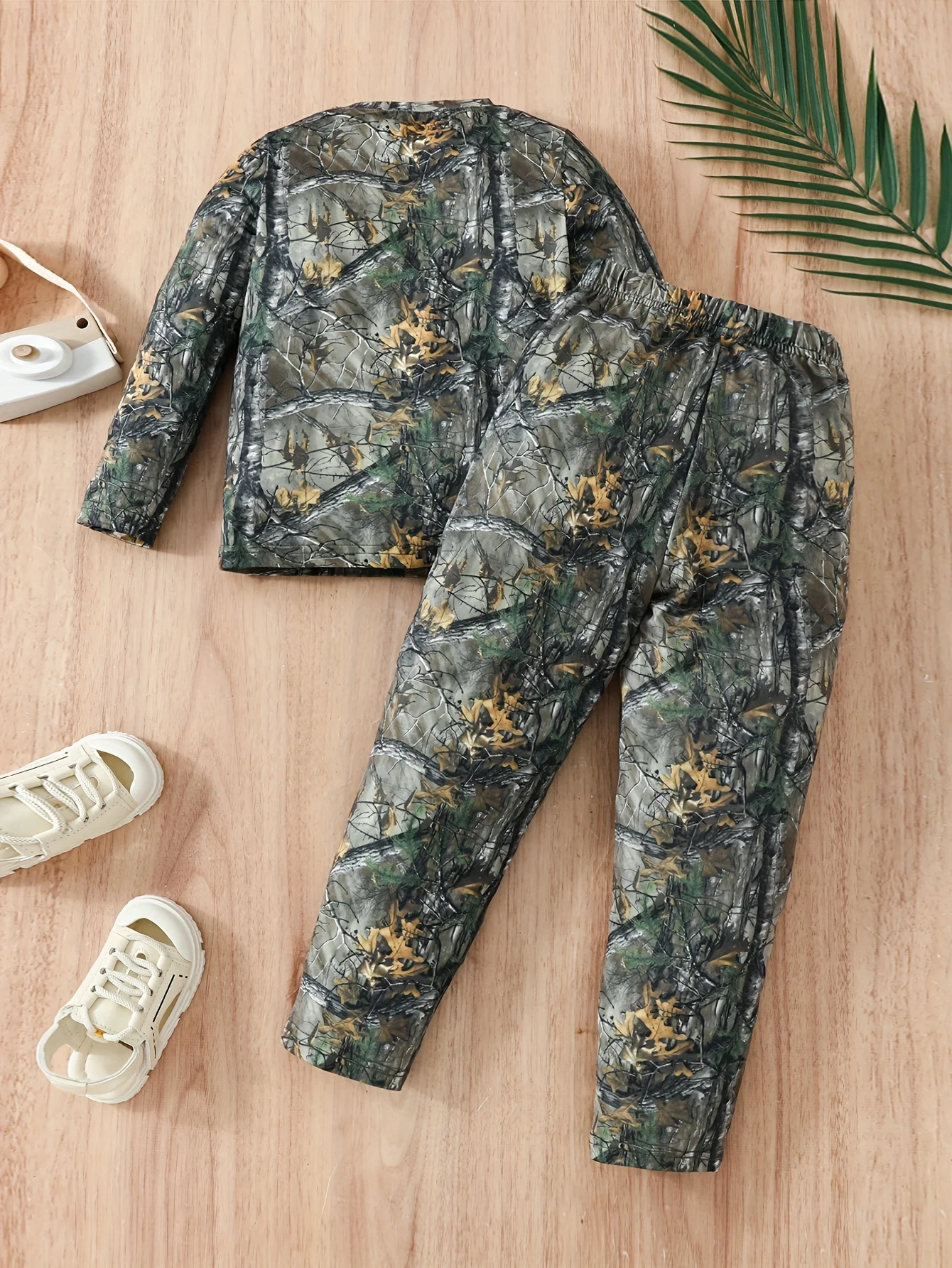 Boys 2-piece Trendy Pajama Sets Allover 3D Fallen Leaves Pattern Round Neck Long Sleeve Top & Matching Pants Comfy Casual PJ Set