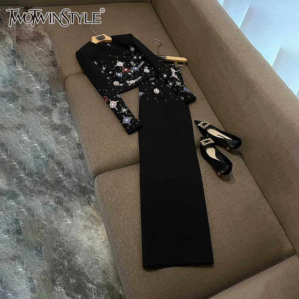 

TWOTWINSTYLE Cute Printing Two Piece Sets For Women Round Neck Long Sleeve Top High Waist Skirt Elegant Set Female New KSE542463