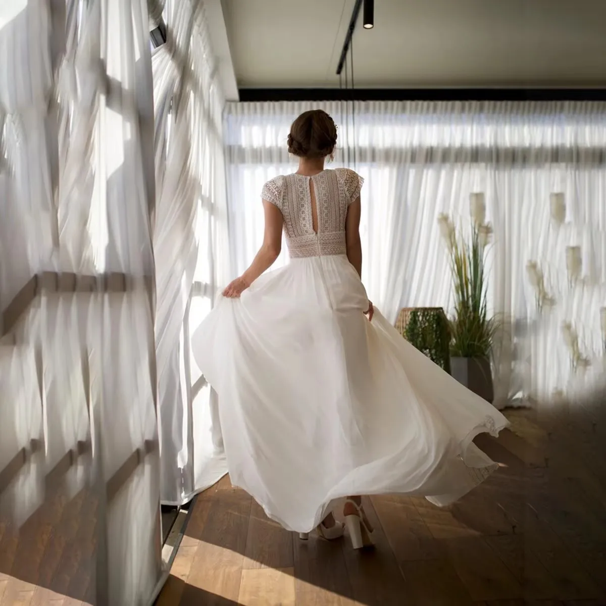 Lakshmigown Bohemian Hochzeitskleid mit Spitzenärmeln, Boho Langes Brautkleid aus Chiffon, Strand-Brautkleid, Robe De Marie, Maßanfertigung – Detail 9