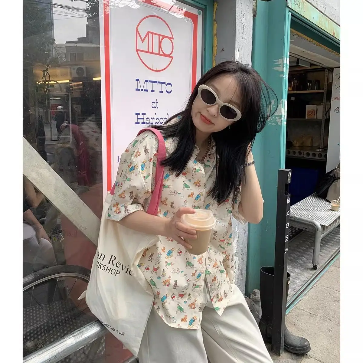 

Гонконгская рубашка с принтом щенка в стиле ретро, женская свободная рубашка с короткими рукавами, универсальная блузка в стиле летних каникул, Новое поступление 2023 г.