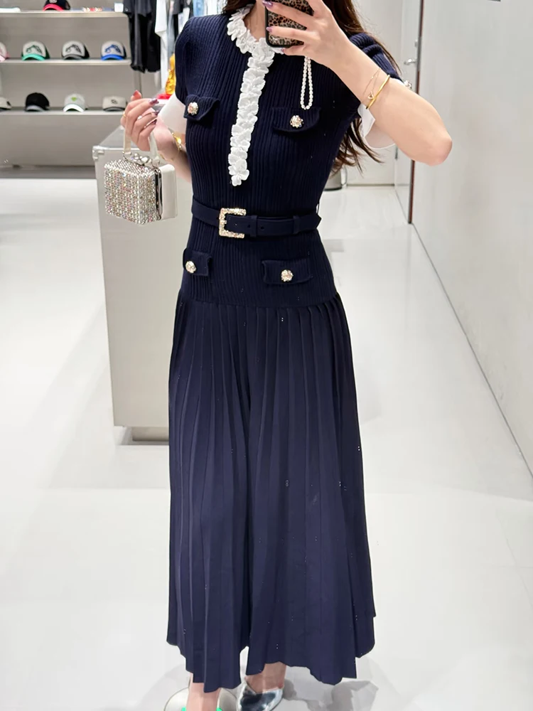 2026 Autumn/Winter Women's Small Chino Style Beaded Flower-Decorated A-Line Pleated Knit Dress with Waist-Slimming Design