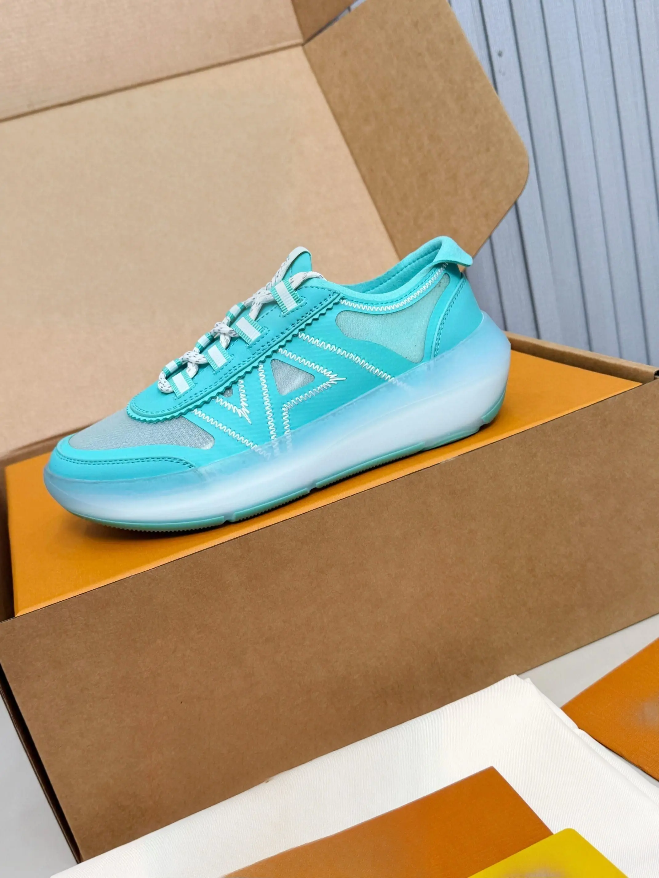 Unisex Color Block Mesh Low Top Casual Shoes, Jelly Transparent Thick Sole Comfort Trendy Commute Jogging Sneakers