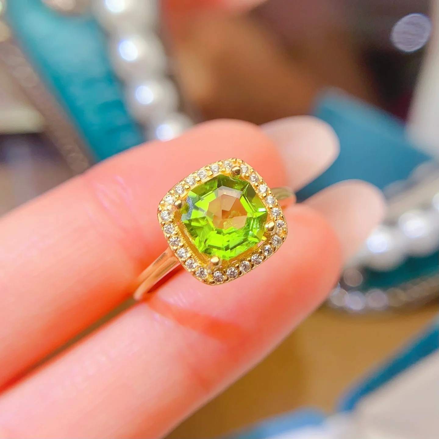 

New 925 silver peridots ring, square shape, 7x7mm, high-end, versatile, fashionable, light luxury, women's vintage
