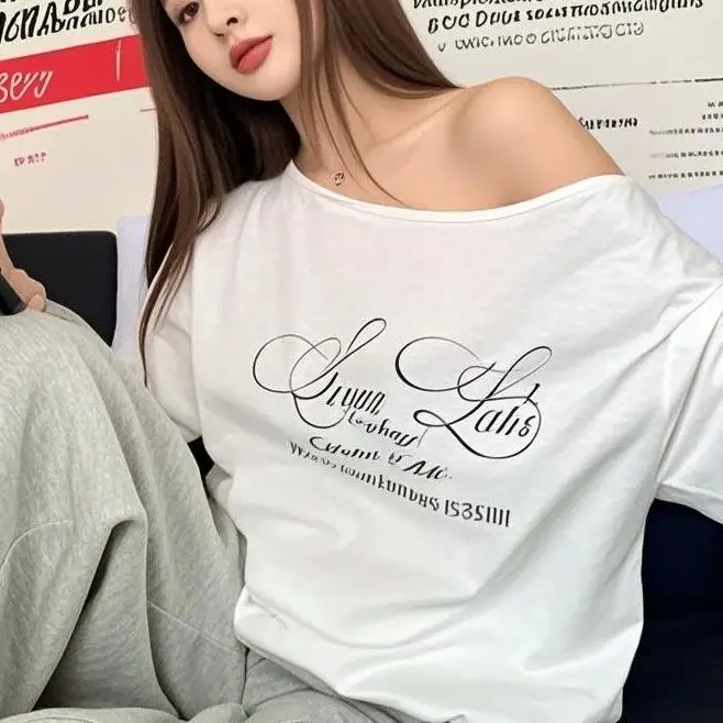 Casual Relax Woman T-shirt Letter Women Oversized One Shoulder Tops Versatile Street Atmosphere Style Fashionable Tops Gothic