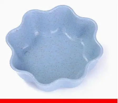 

4Pcs Flower Shaped Pickle Plates Creative Snack Dish Set for Serving Sauces Condiments Plastic Party Table Serving Trays