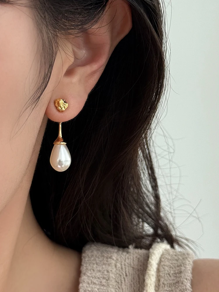 2026 Neue Imitationsperlen-Tropfenförmige Anhänger-Ohrringe in Goldfarbe für Damen, Eleganter Trendschmuck, Luxus-Accessoires für Partys – Detail 3