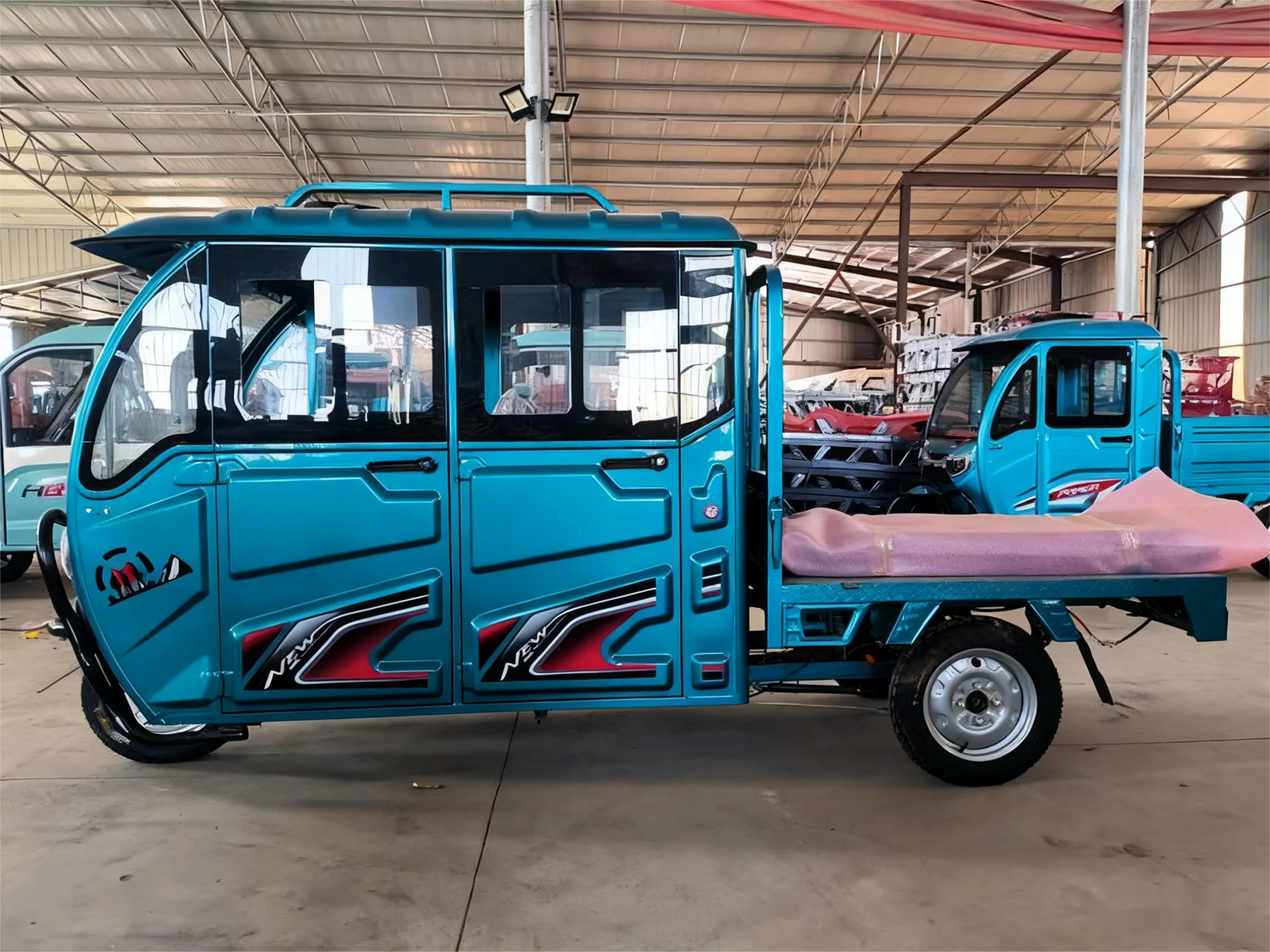 Electric Motorized Cargo Tricycles Wholesale Price 3 Wheels Brushless Motor 60V Electric Motorcycle 1000w with Cabin Trike - view 4