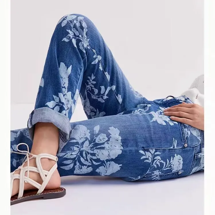 

Оригинальные и новые модели модных, эластичных, утягивающих и стильных джинсов прямого кроя с завышенной талией для внешней торговли.