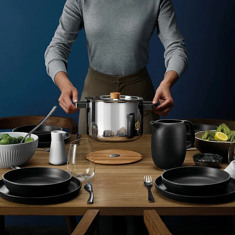 Nordic style pot non-stick pan, thickened composite pot bottom small milk pan, soup pot wok original wooden handle