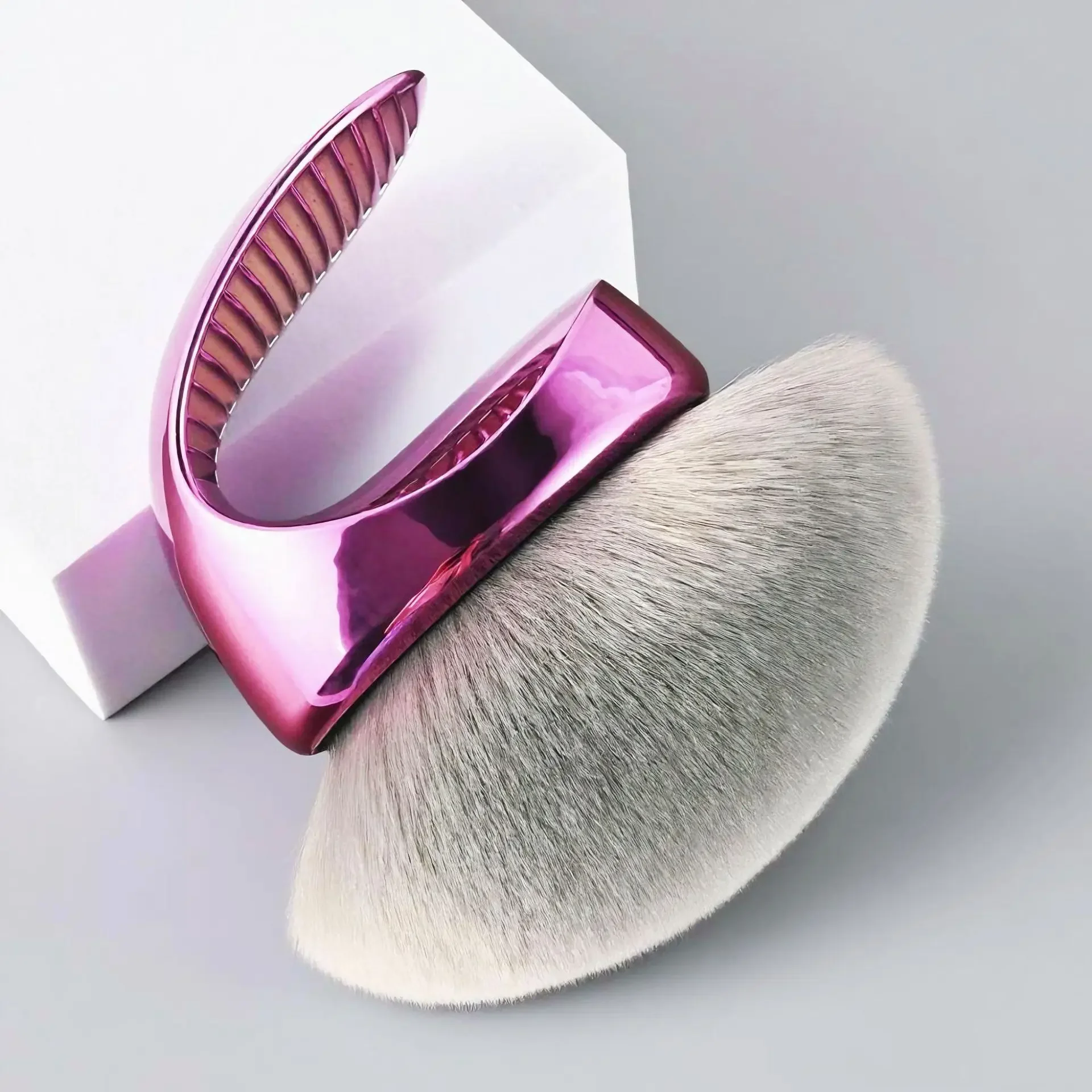 Mushroom Head Powder Brush Jumbo Extra Large Fluffy Kabuki Brush for Body & Face Multi-Purpose Blush Cosmetic Tool Makeup Soft