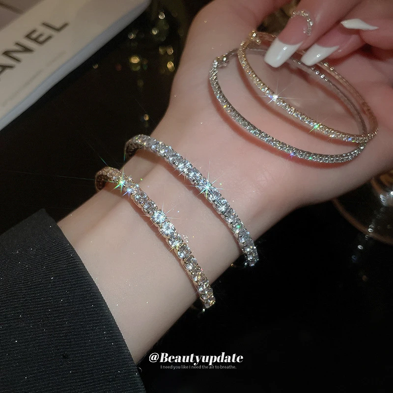 Neues Rundes Diamant-Set Offenes Armband Einfacher Eleganter Stil Hochwertiges Damen-Handschmuckstück Glamouröses Modisches Alltagstaugliches Vielseitiges Accessoire