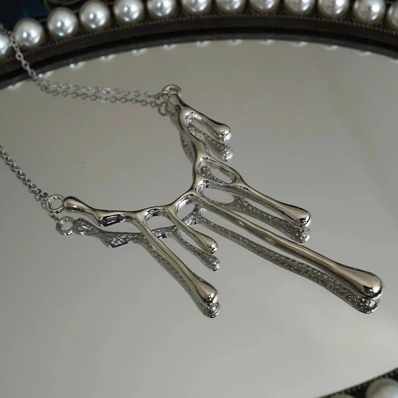 Irregular Metal Water Droplet Lava Pendant Necklace for Women New Creative Personality Clavicle Chain Sweet Cool Girl Jewelry