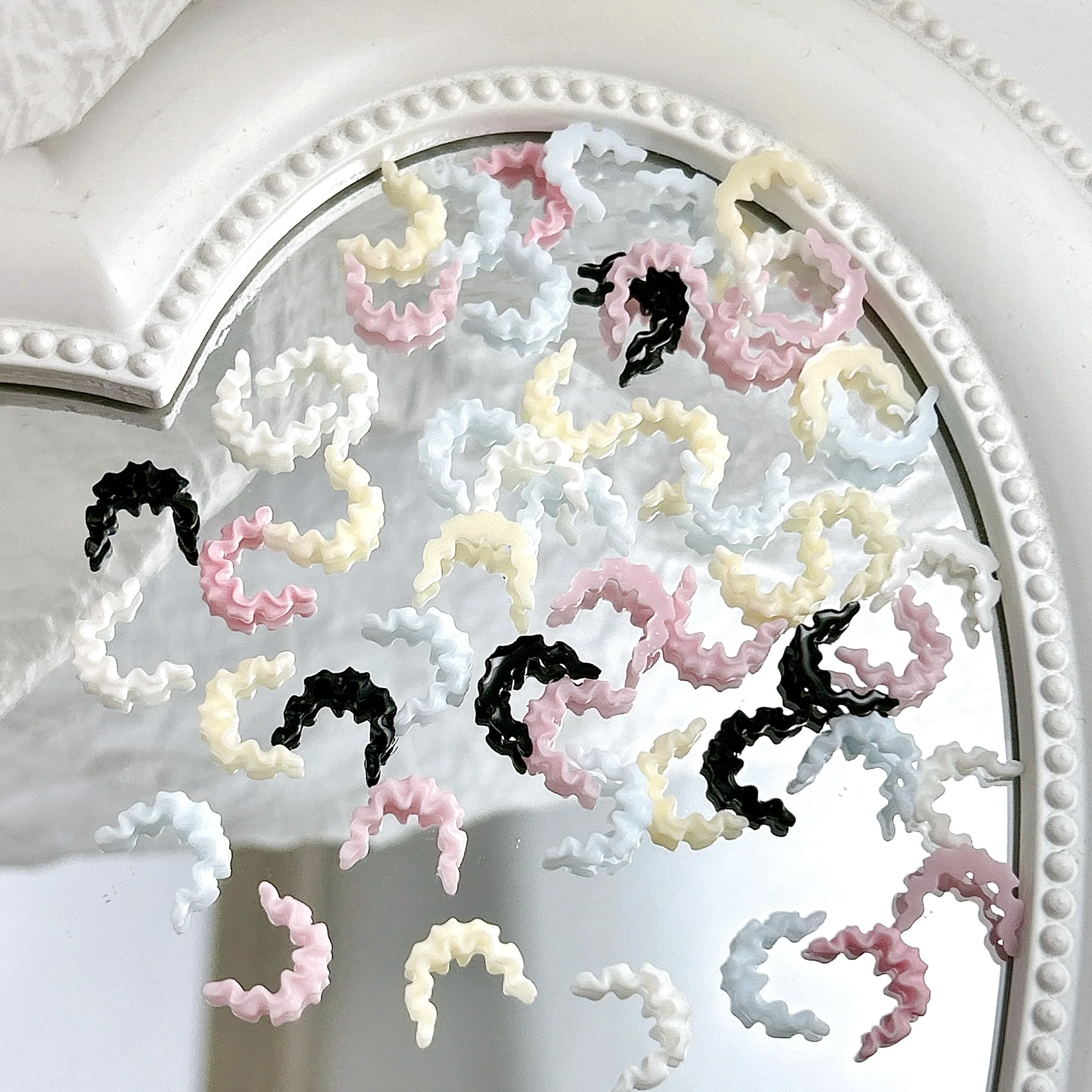 30 قطعة بلون الإبداعية تنورة الدانتيل مسمار السحر لينة الحلو الدانتيل الراتنج مسمار الفن زينة DIY بها بنفسك أجزاء الأظافر نمط عبق صغير