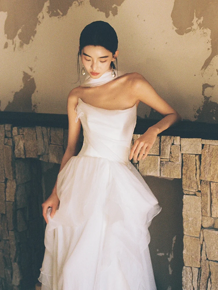 

White Strapl Bridal Gown Simple Vintage Forest System Outing Veil Fem Model Photoaphy oot Faionable A-Line Skirt