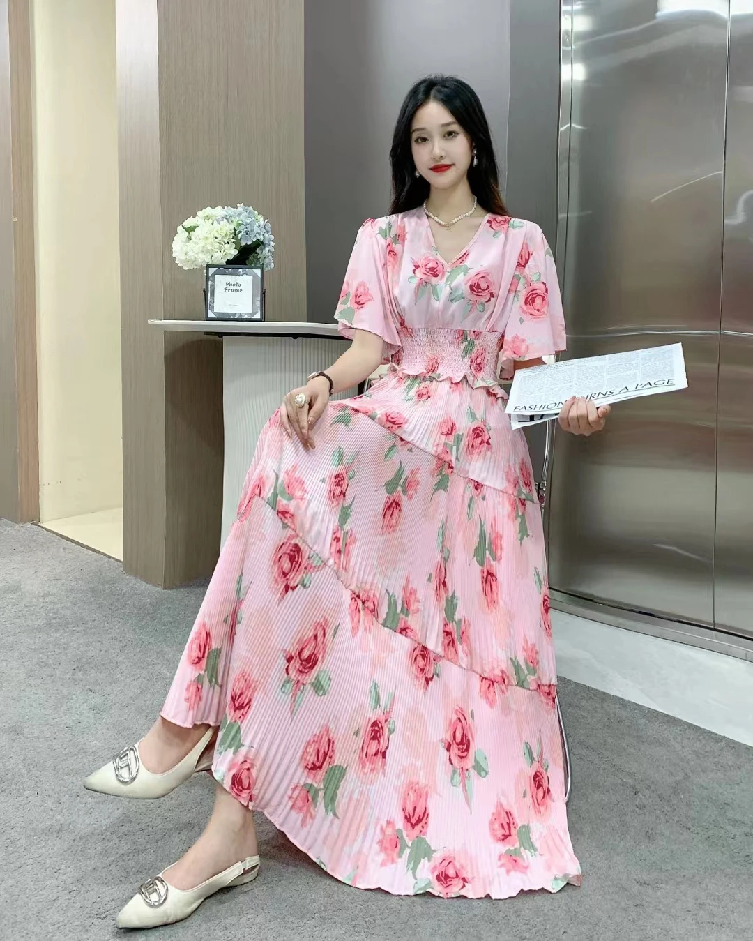 

2023 New Summer Women V-Neck Short Sleeve Slim Long Dress Korean Fashion Patchwork Pleated Big Hem Sweet Floral Chiffon Dress