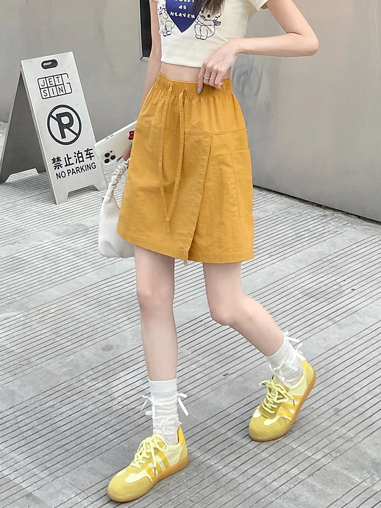 Sommer-Damen-Shorts Schnelltrocknend Leichtgewichtig Mit Taschen Vorderer Schlitz Cargo-Hose Hohe Taille Knielange Shorts Sportliche Freizeithose – Detail 2