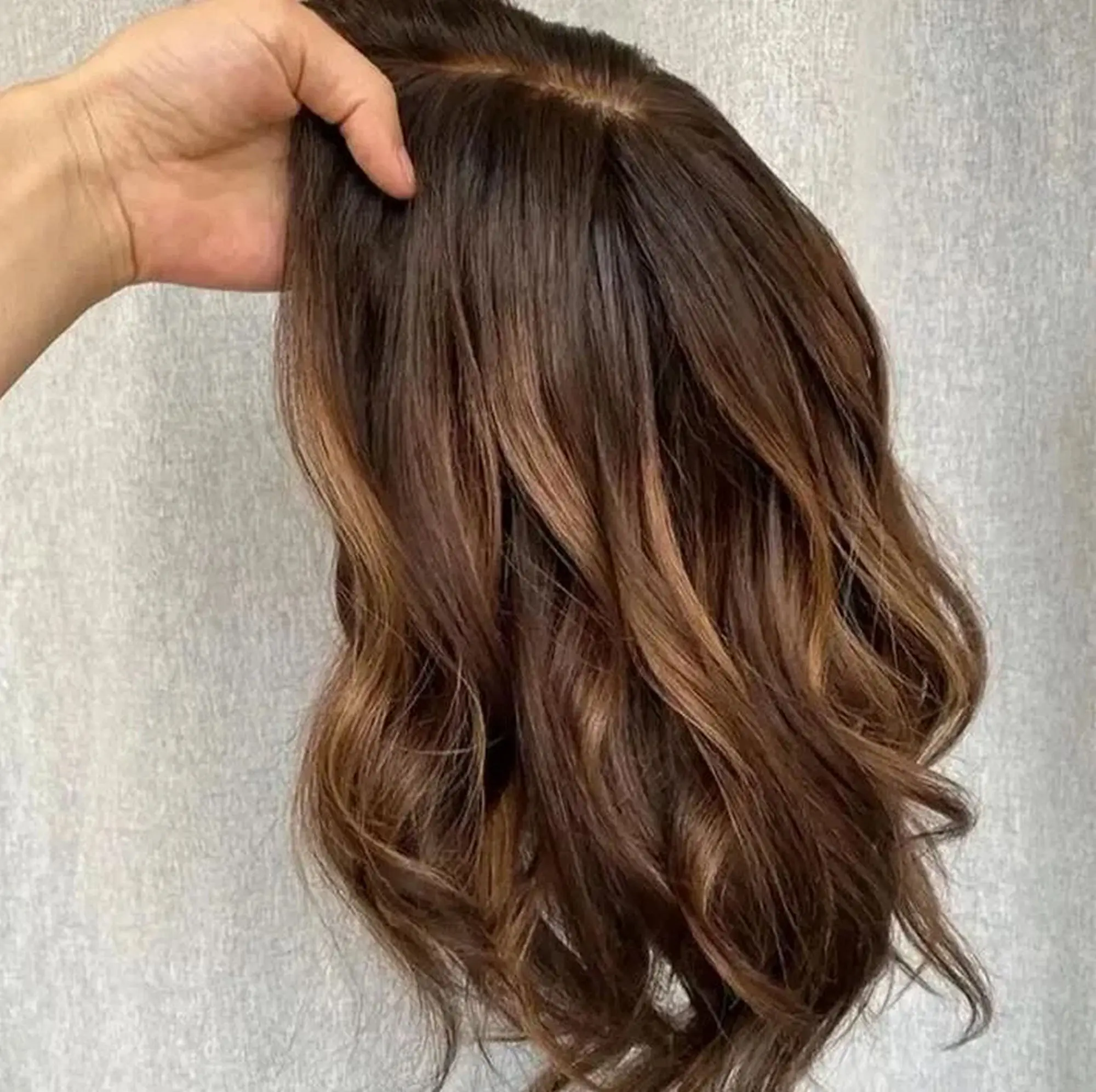 Realistic Look Hair Short Loose Wave Synthetic Lace Top Wigs With Dark Roots Highlight Honey Brown Cheap Wigs On Clearance Sale