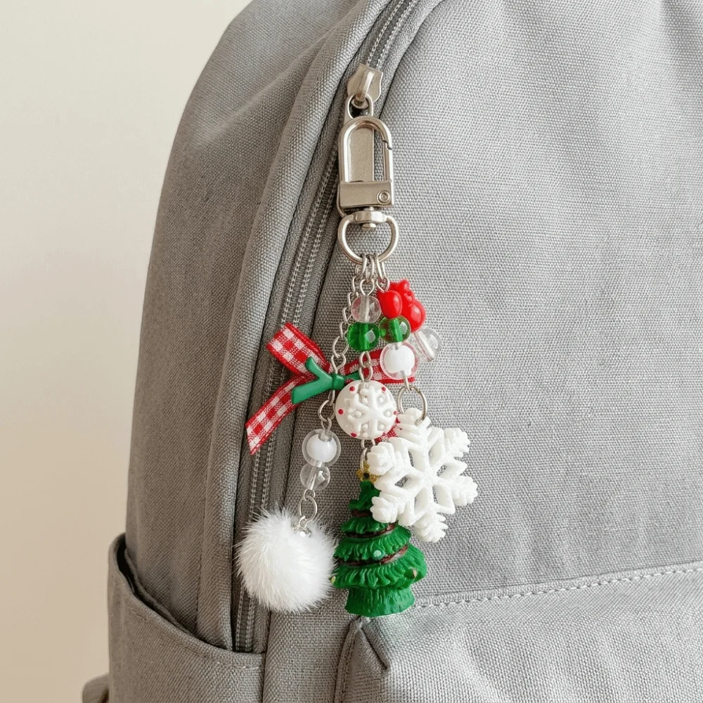 Bag Hanging Charm Acrylic Christmas Key Chain Christmas Tree Snowflake Santa Claus Keychain Charm Beaded Xmas Pendant Christmas