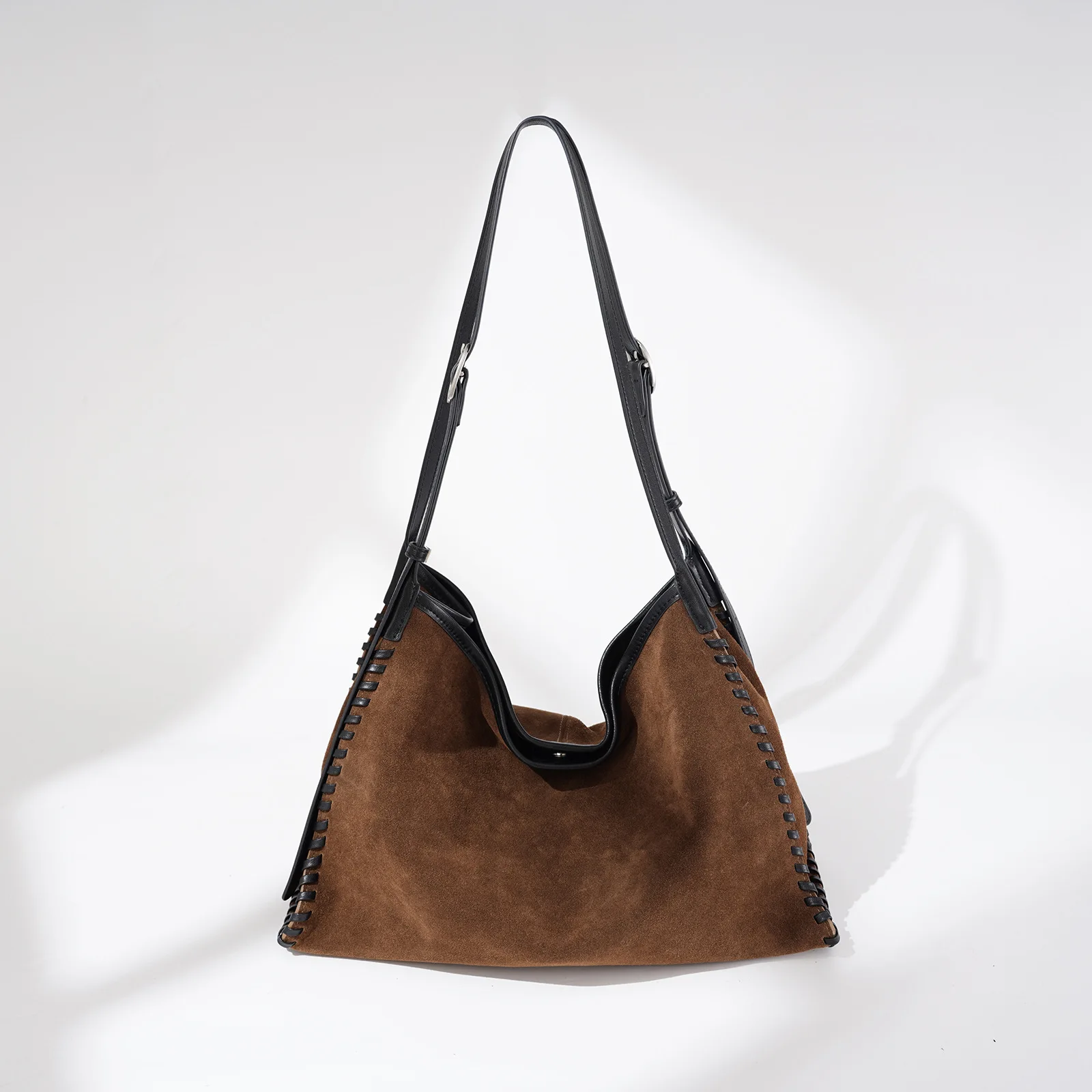 

2025 New Niche Design Matte Premium Cowhide Commuter Underarm Bag Shoulder Bag Versatile Messenger Tote Bag