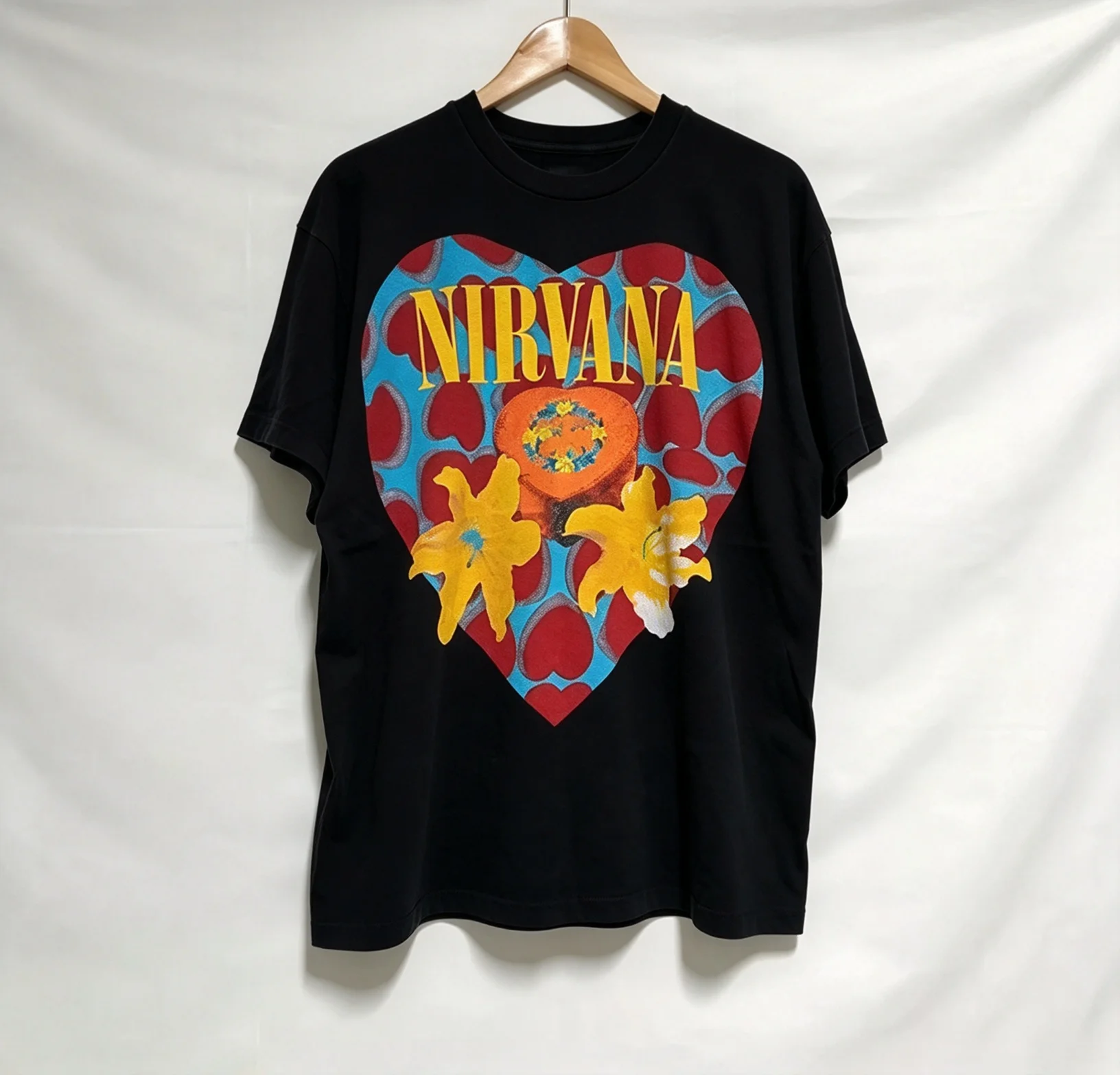 2026 new Retro T-shirt suitable for both men and women Made of it is breathable Short-sleeved loose-fitting and a casual style.