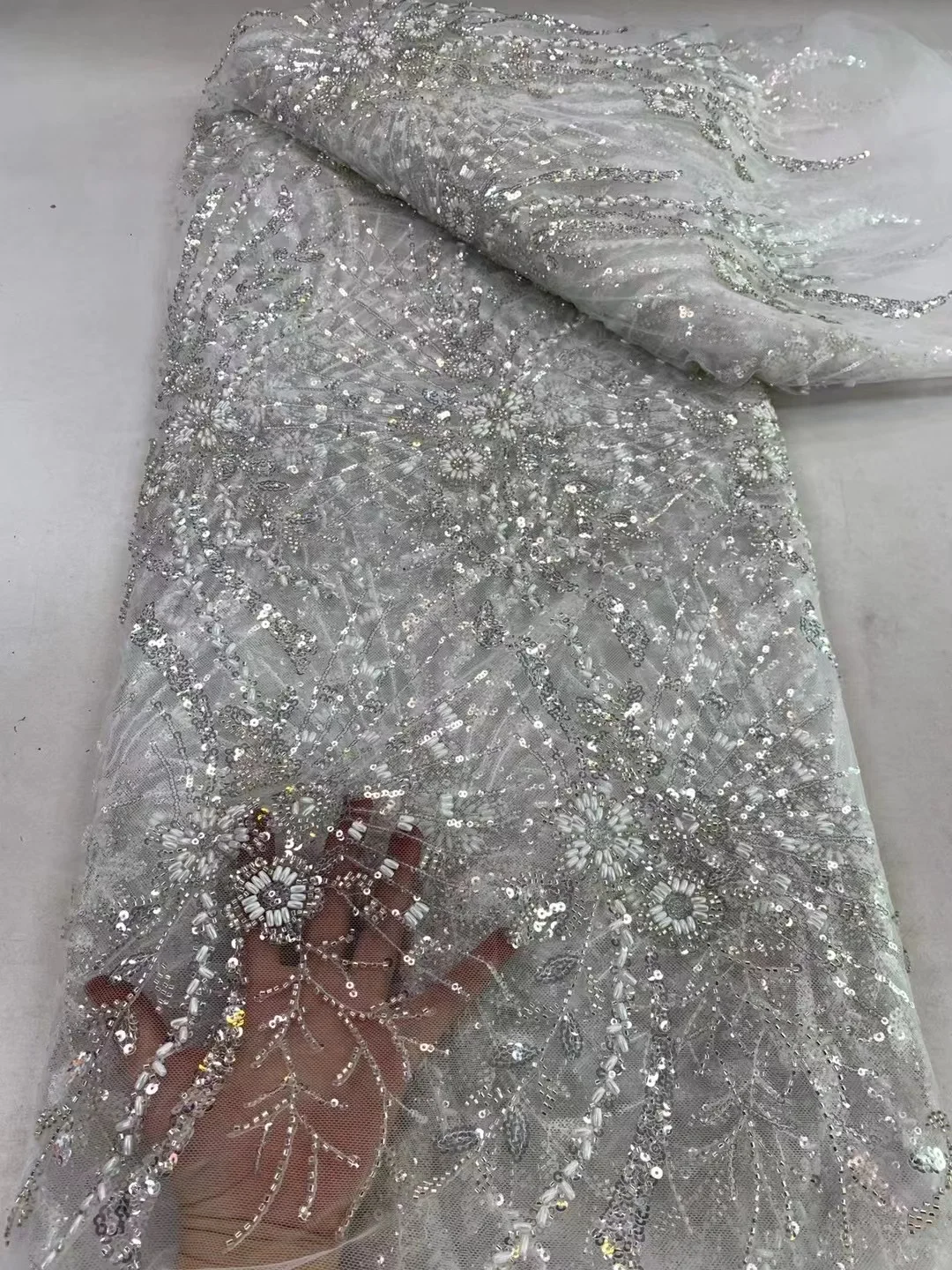 Luxury African Sequins Beaded Lace Fabric 2025 High Quality Lace 5 Yards Gold French Lace Fabric Nigerian Lace Fabrics Party