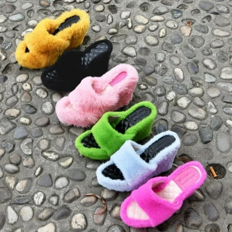 Winter Women Fashion Design Slippers Faux Fur Fluffy Furry Platform Chunky Heel Outdoor Slides Height Increasing Shoes Ladies