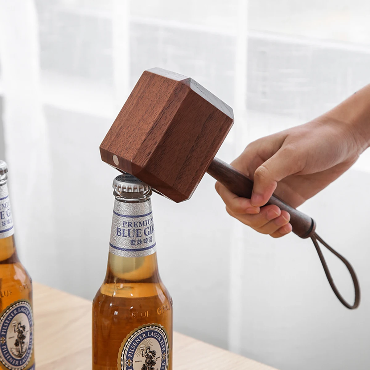 

Thor's Hammer bottle opener personality home beer screwdriver creative home decoration black walnut