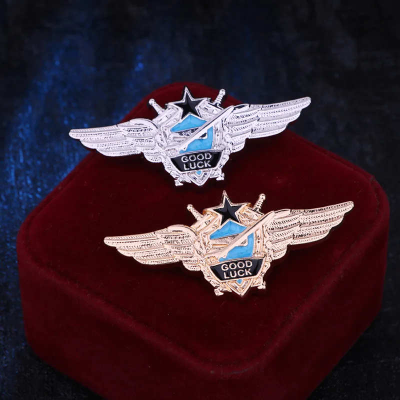 Neue Legierung Flügel Stern Broschen für Männer und Frauen Unisex Hemd Mantel Abzeichen Kragen Pin Mode Schmuck Casual Party Zubehör Geschenke – Detail 3