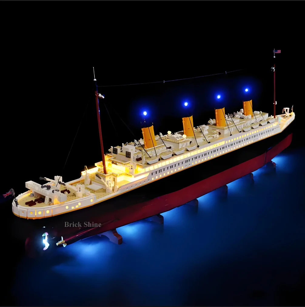 Zestaw oświetlenia LED do kreatywnego 10294 Titanic Royal Cruise Boat Klasyczny model statku filmowego Figurki kolekcjonerskie Klocki (tylko światło)