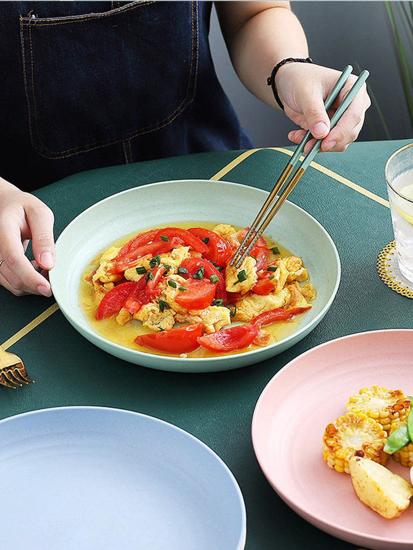 4 قطع من أطباق قش القمح خفيفة الوزن وغير قابلة للكسر وقابلة لإعادة الاستخدام مجموعة أطباق العشاء آمنة للاستخدام في غسالة الأطباق والميكروويف #3