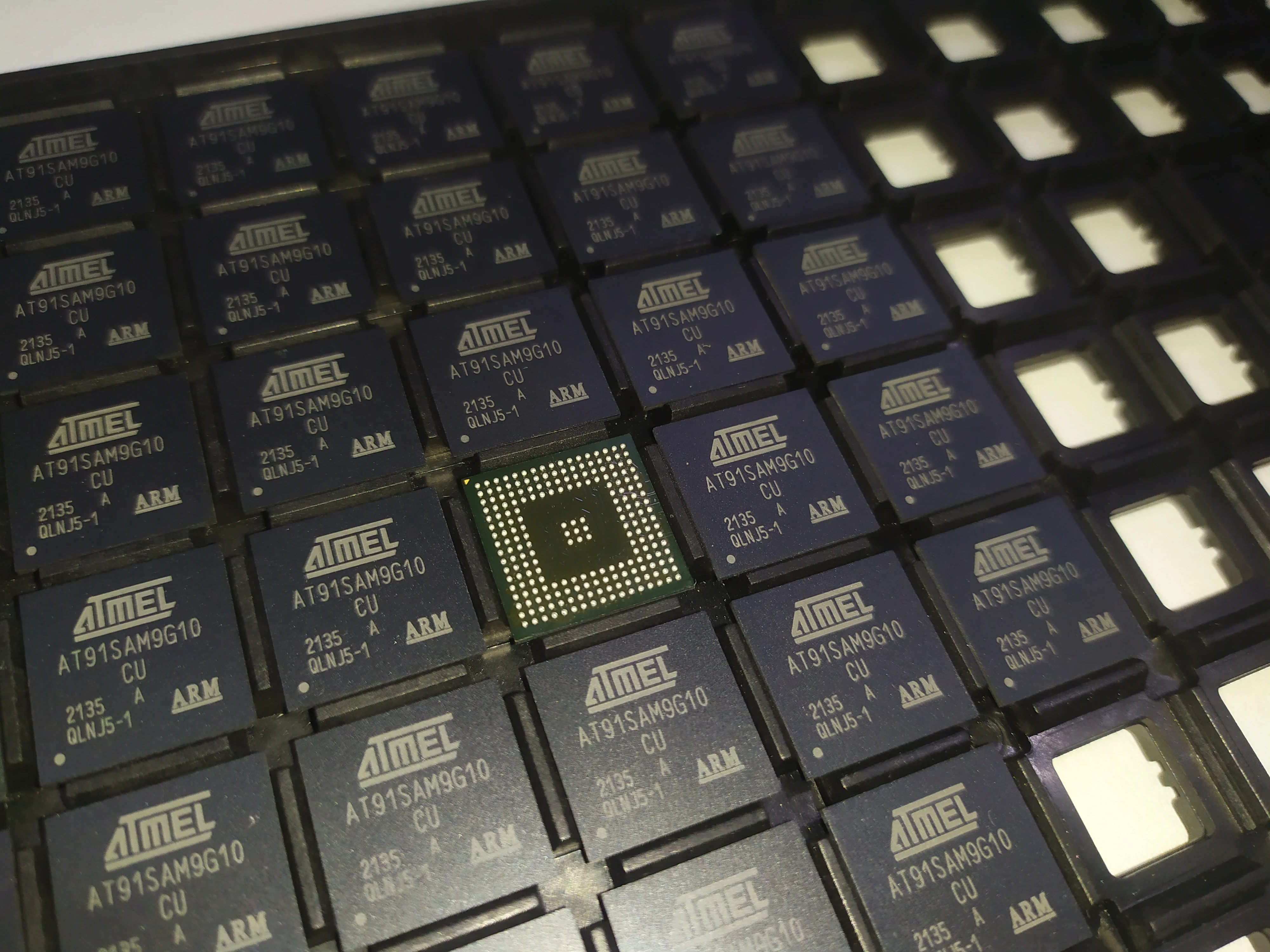 hot offer MPC5553MVF132 chip BGA