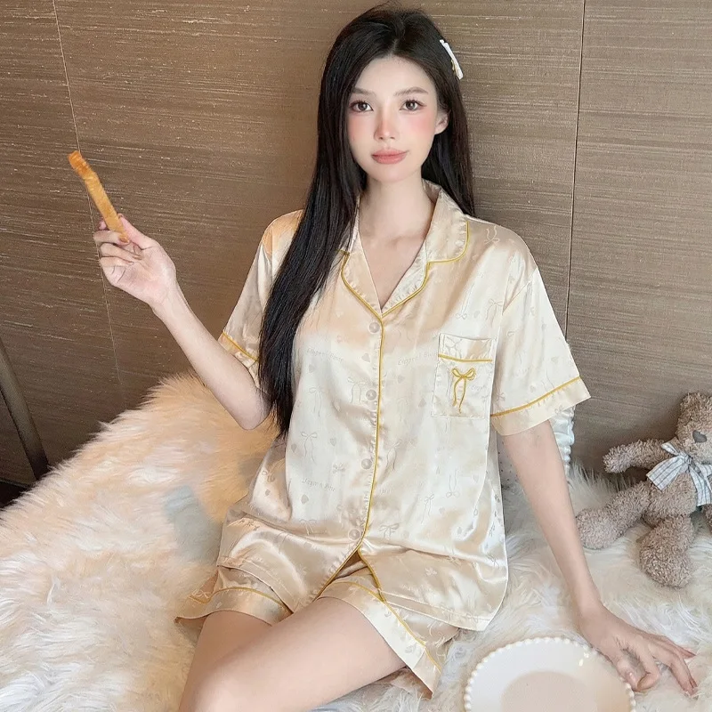 

Новый летний комплект пижамы из ледяного шелка для девочек: легкий роскошный стиль с жаккардовым топом с бантом и короткими рукавами и шортами — стильный комплект для дома и отдыха