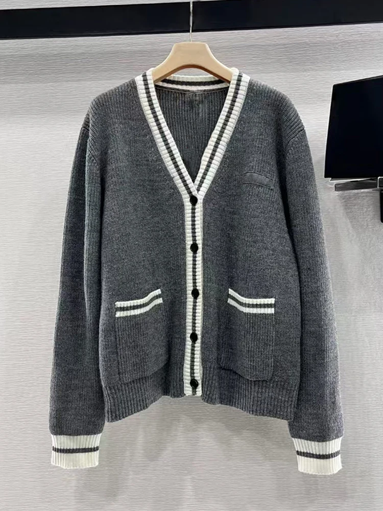 Designer retro color matching V-neck wool cardigan coat 2024 fall women's new fashion all-in-one loose straight sweater