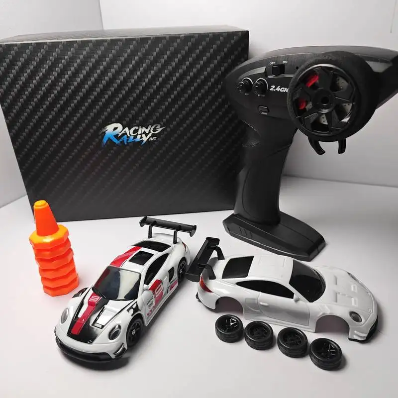 

В наличии: Новинка 2026 года – Дрифт-кар HB-RP4301RC в масштабе 1:43 с белым кузовом для самостоятельной сборки и дополнительными шинами, 2.4G, 4WD, с гироскопической стабилизацией ESP, спортивный автомобиль