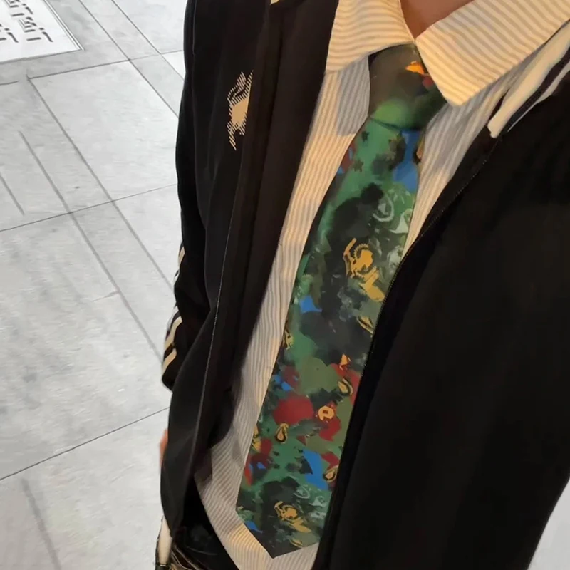 Spiel Disco Elysium Harrier Du Bois Schreckliche Krawatte Cosplay-Krawatte Unisex Lässige Bedruckte Krawatte Halloween-Kostüm-Accessoires – Detail 1
