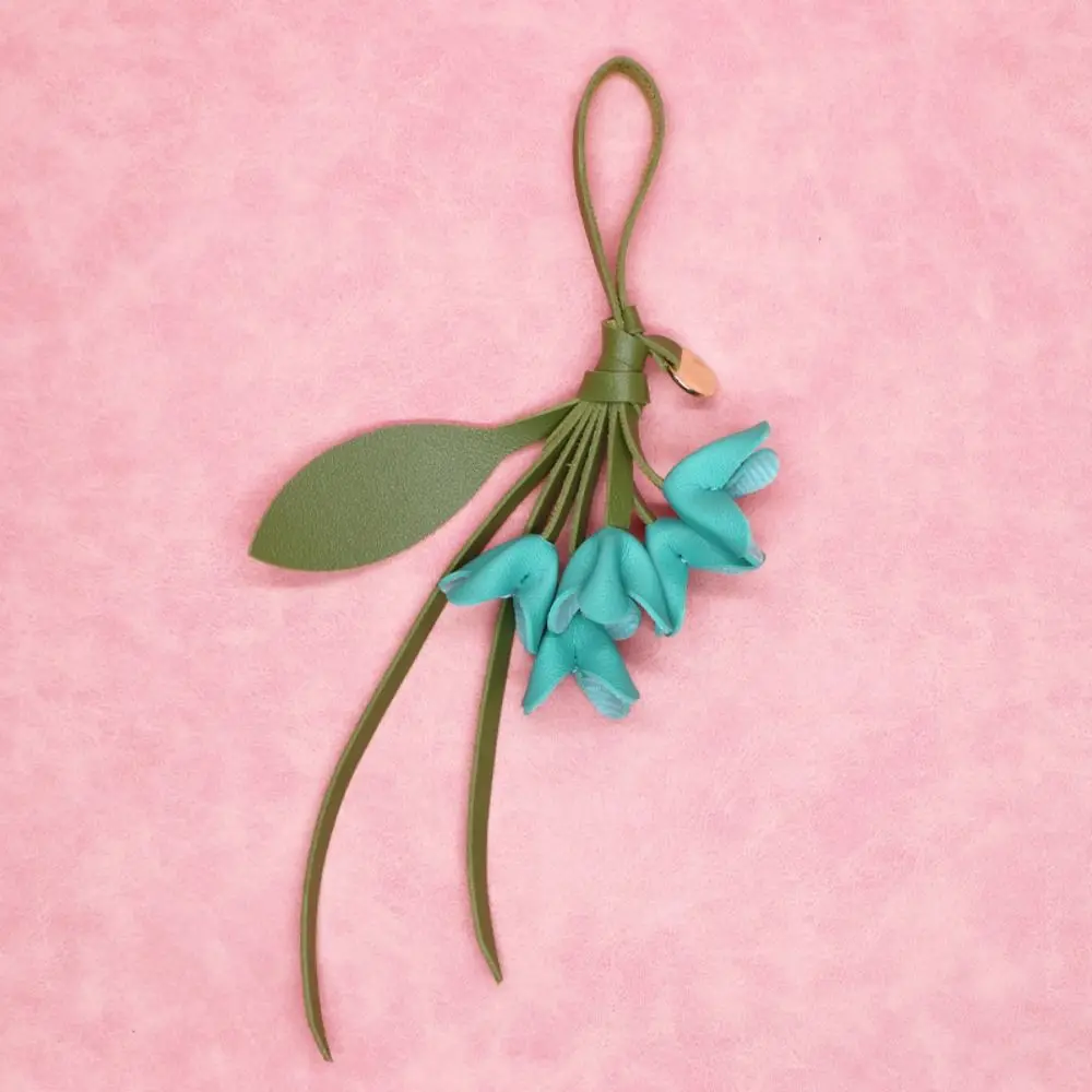 Schöner Blumen-Anhänger aus PU-Leder, handgefertigter Leder-Schlüsselanhänger, modischer Cartoon-Taschenanhänger für Herren – Detail 5