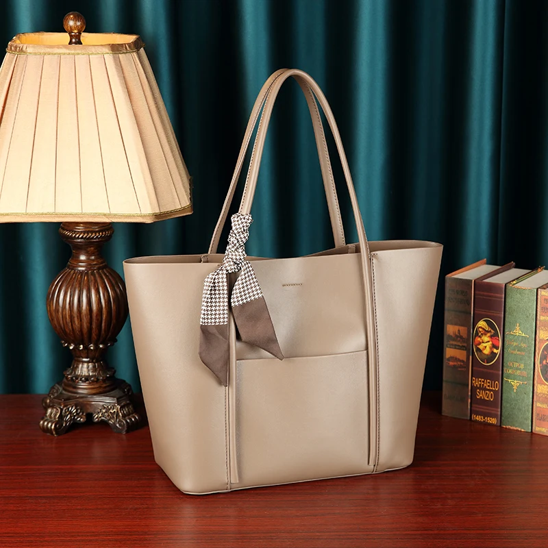 

Large Capacity Women's Handbags Luxury Tote Handbags Wallets New Underarm Shoulder Bags Tote Bags Can Hold Laptop
