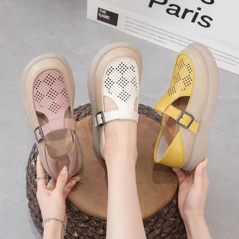 Women Retro Hollow Sandals Summer Roman Thick Bottom Comfortable Shoes Breathable Buckle Solid Colour Non-slip Leisure Flats